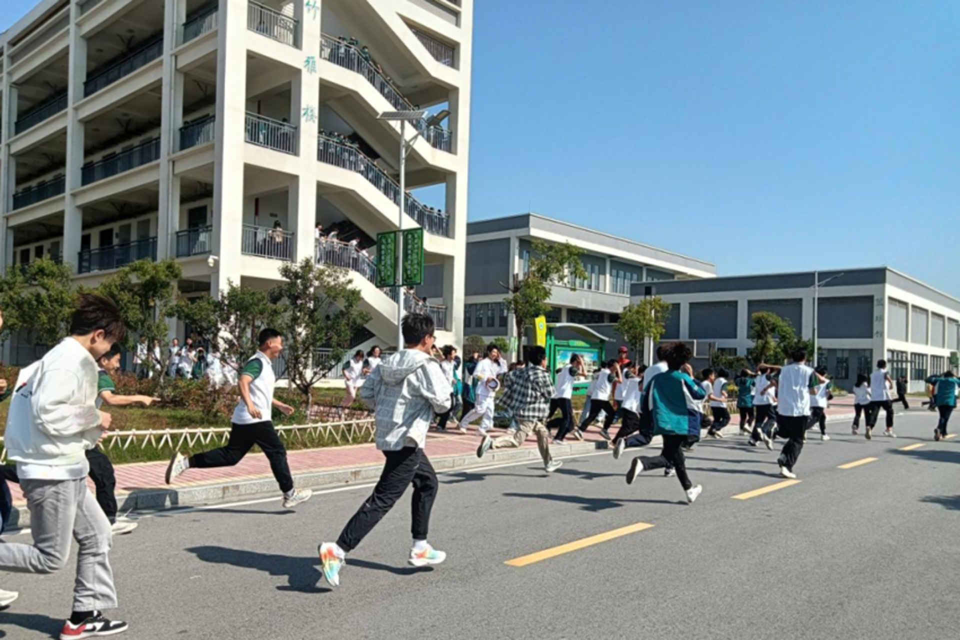 健标安防设备